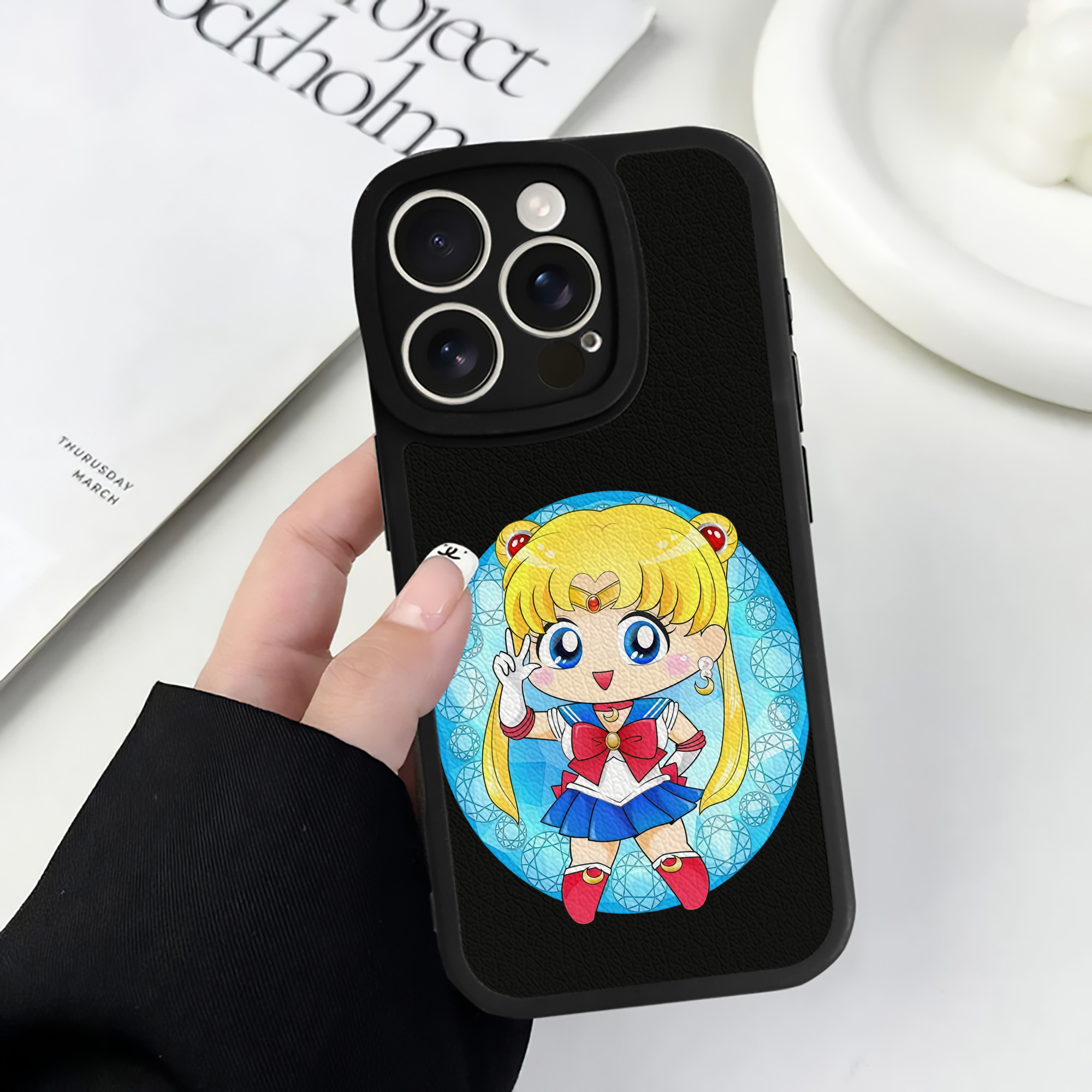 （画像用） 美少女戦士セーラームーン 月野 うさぎ つきの うさぎ Sailor Moon Tsukino Usagi 【iPhone 16シリーズ対応】シリコンスマホケース（レザー調） 材質：シリコン